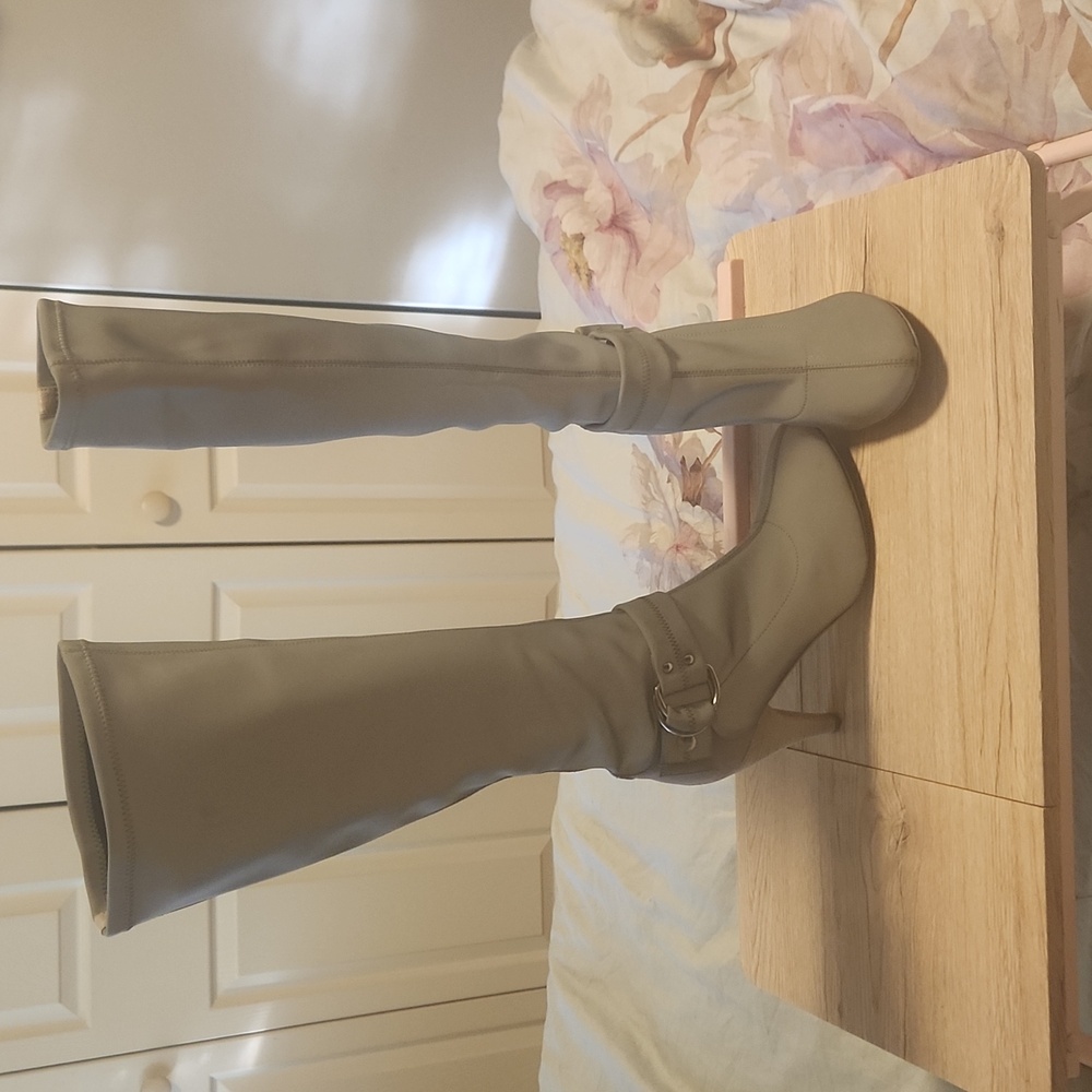 DONALD J PLINER BOOTS